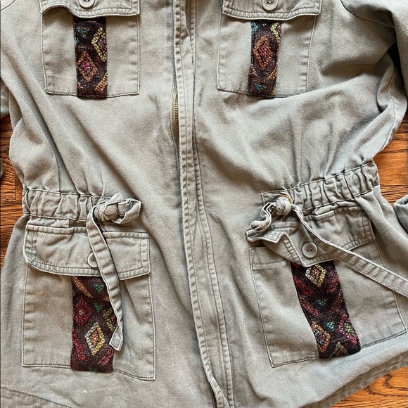 ModCloth Women’s Boho Army Green Aztec Diamond Embroidered Jacket Size M - Picture 4 of 14